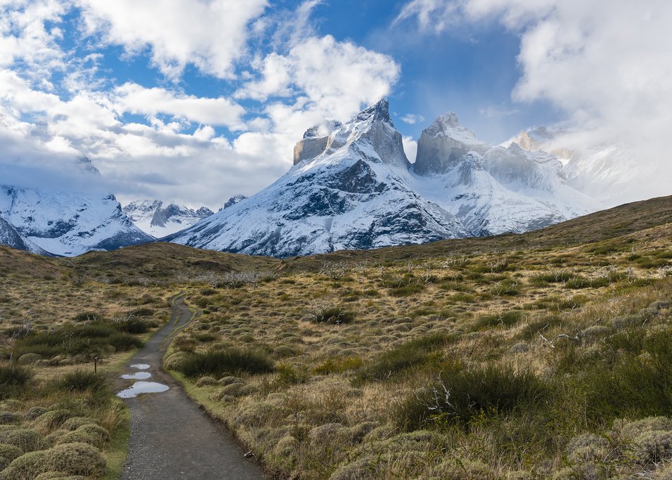 Hike to the base of Cuernos del Paine