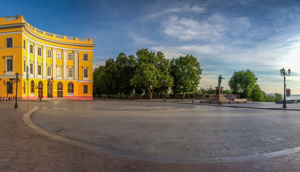Potemkin Stairs and Monument to Duc de Richelieu on Primorsky Blvd