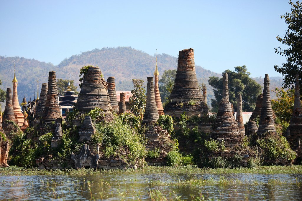 Shwe Inn Thein Paya & Inle Lake in Nyaungshwe