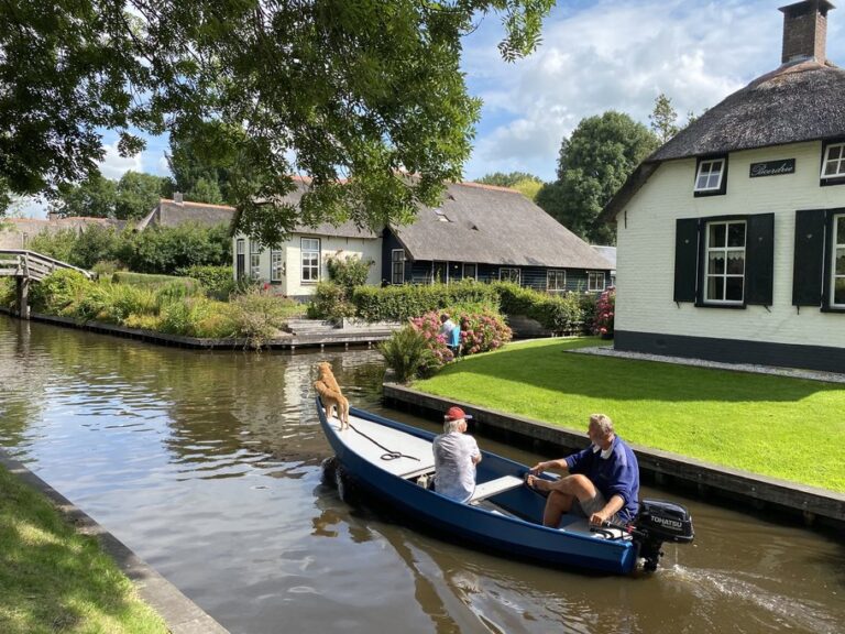 Cycling & Boating Adventure in Weerribben-Wieden National Park- 5 Days