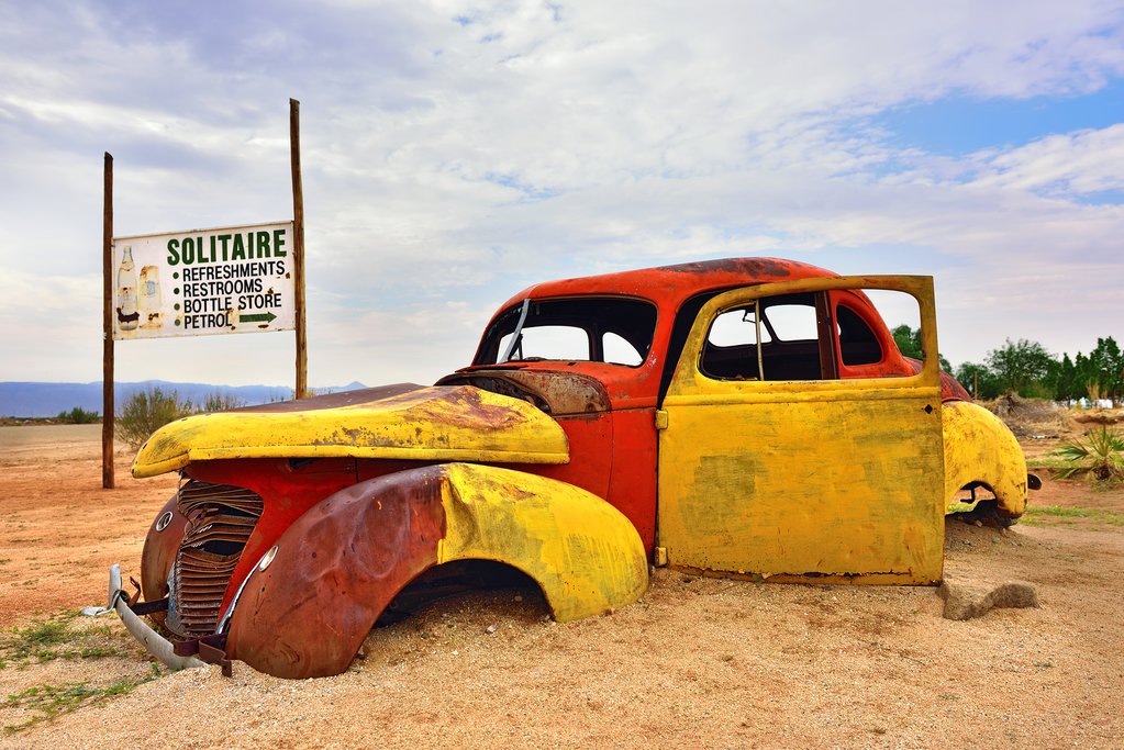 One of the many out-of-commission cars decorating the outpost of Solitaire
