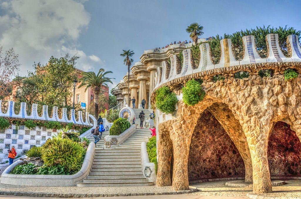 The whimsical entrance to the Park Güell.