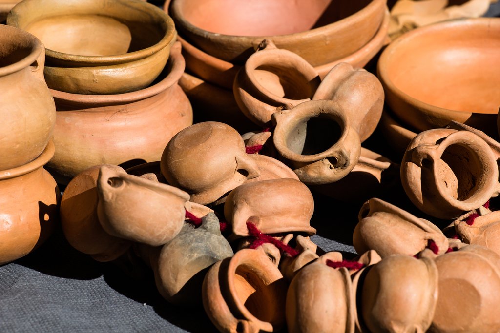 The people of Raqchi produce beautiful pottery