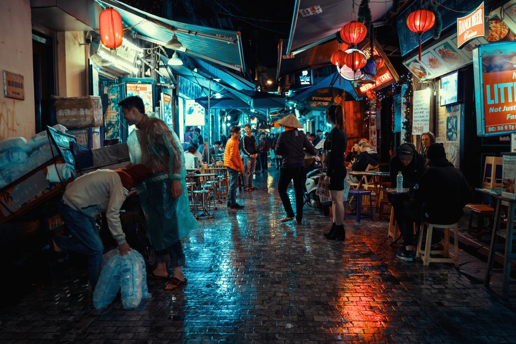 Hanoi city center at night