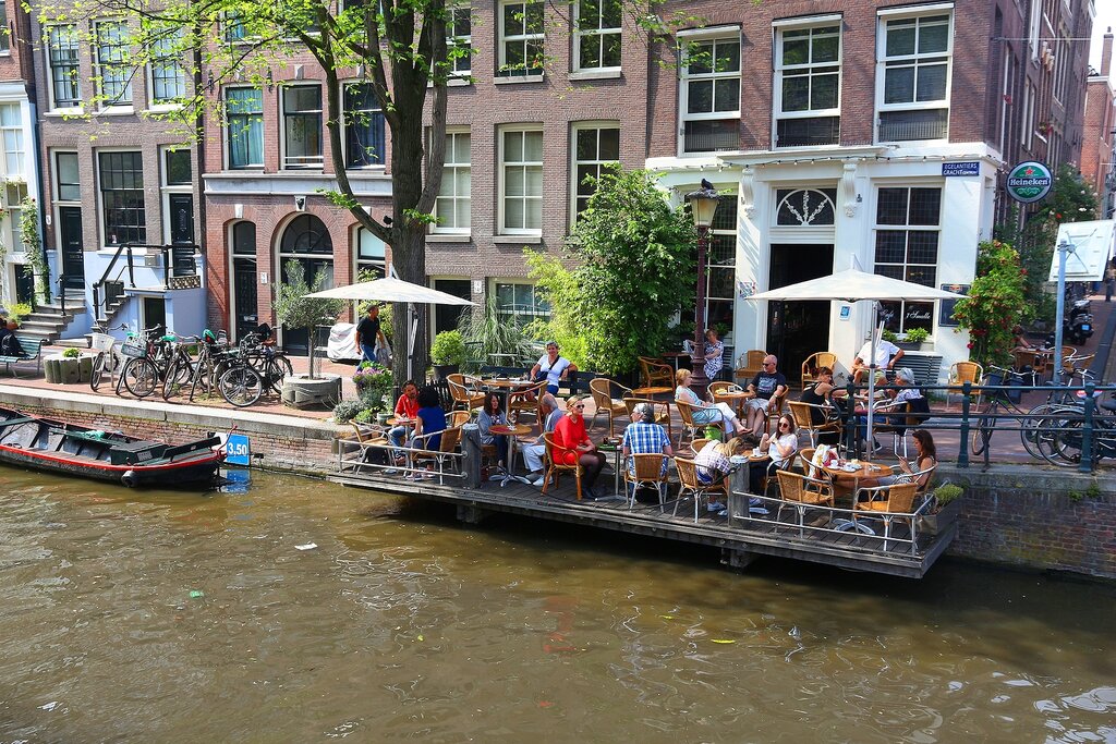 A café on the canals of Amsterdam