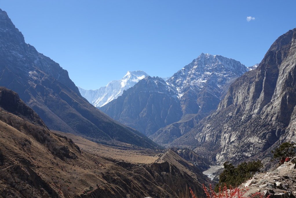 Leaving the village of Meta behind