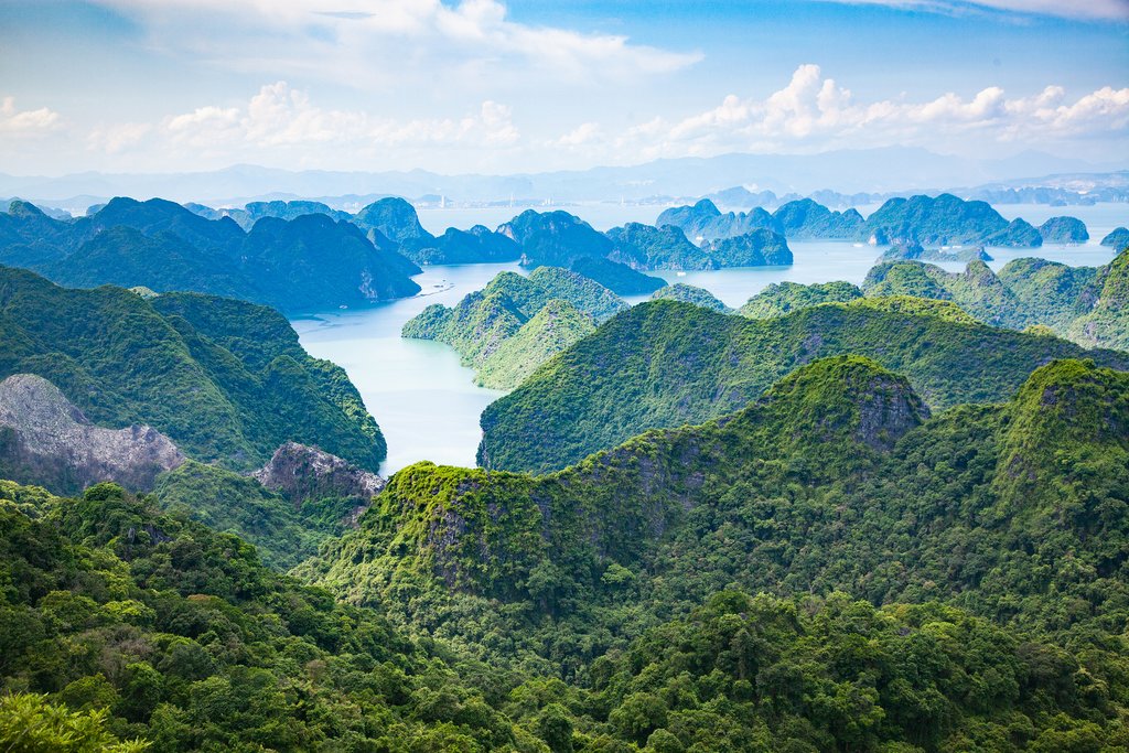 Vietname - Unesco-protected Ha Long Bay