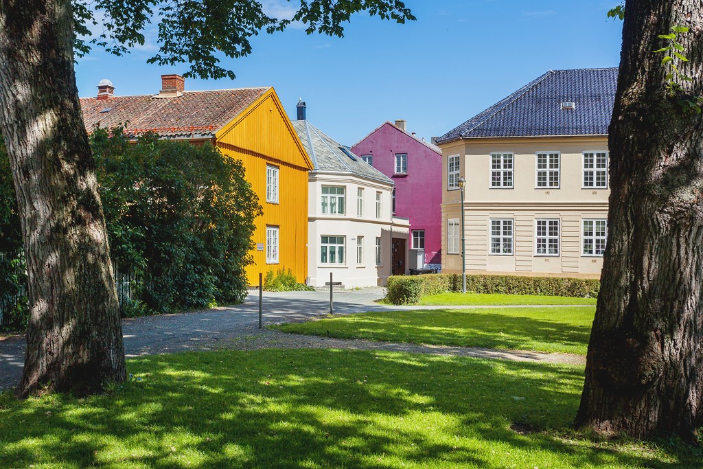 Walk through the intimate city center