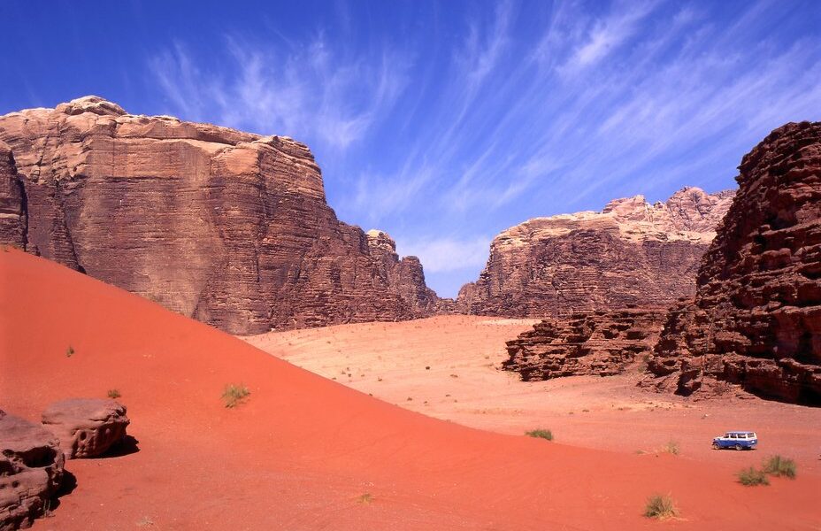 4 wheel drive in Wadi Rum desert in Jordan