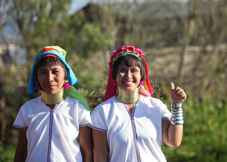 Kayan Padaung women wearing bronze coils