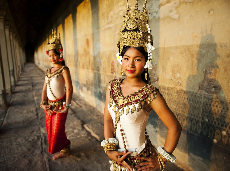 Enjoy a traditional Apsara dance performance