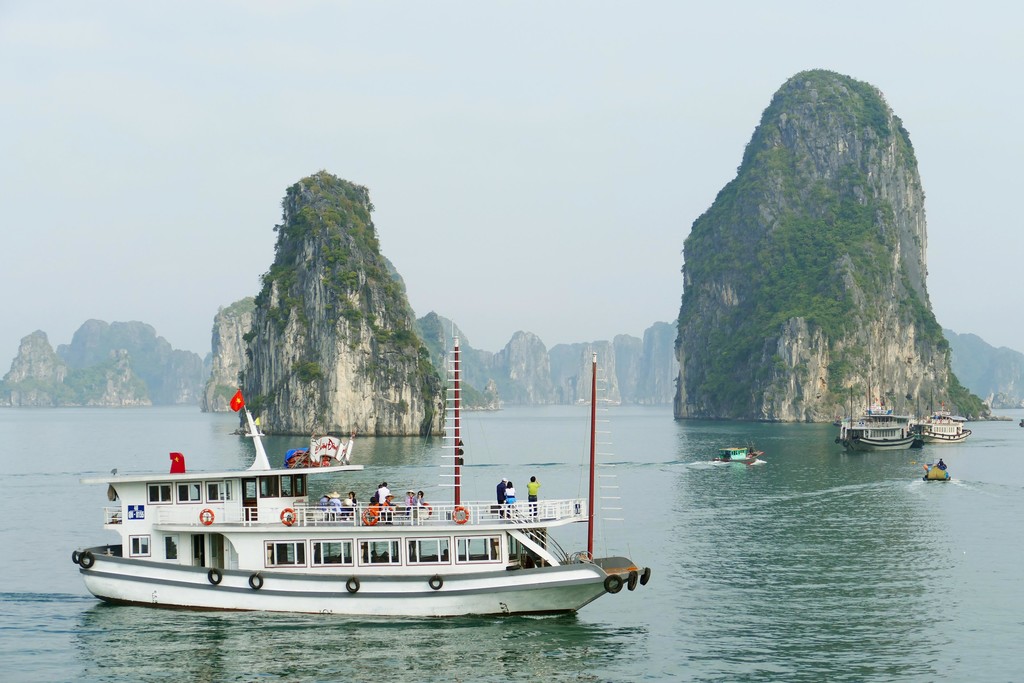 Cruising Halong Bay