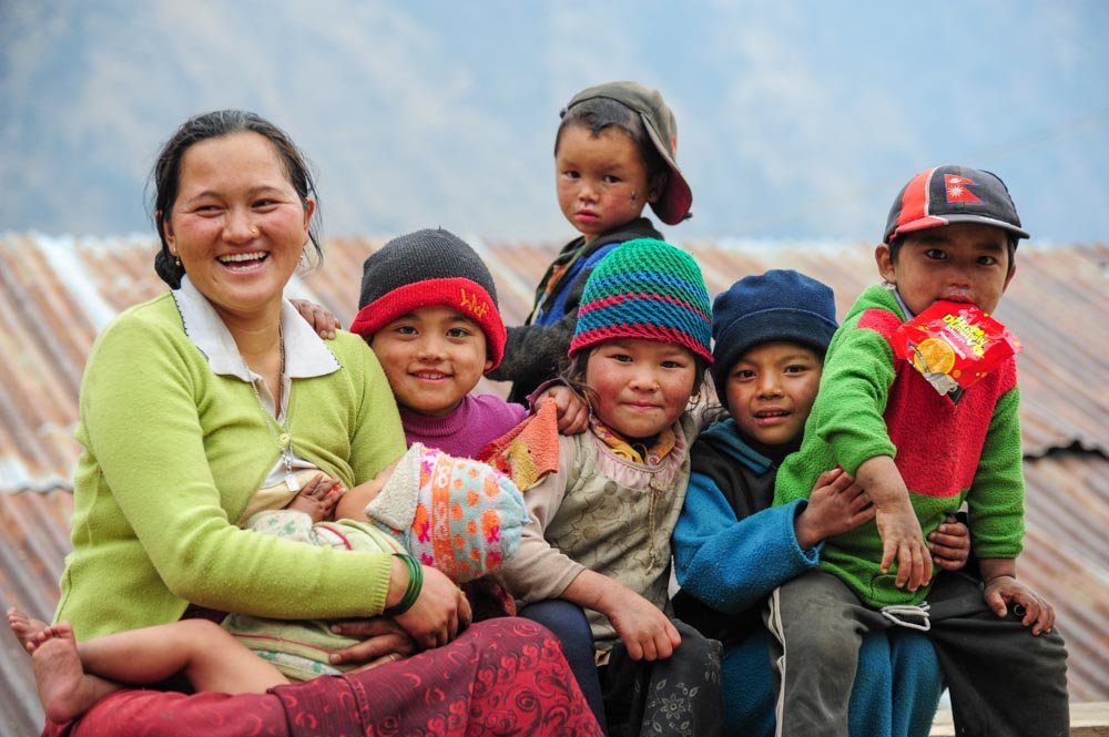Laprak woman and kids