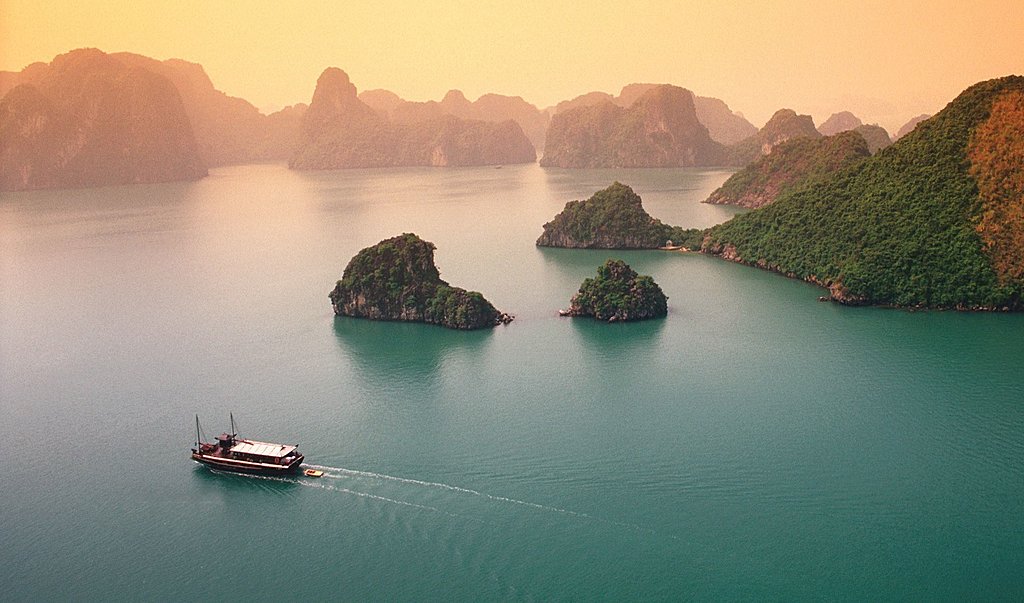 Family-Friendly Exploration of Halong Bay
