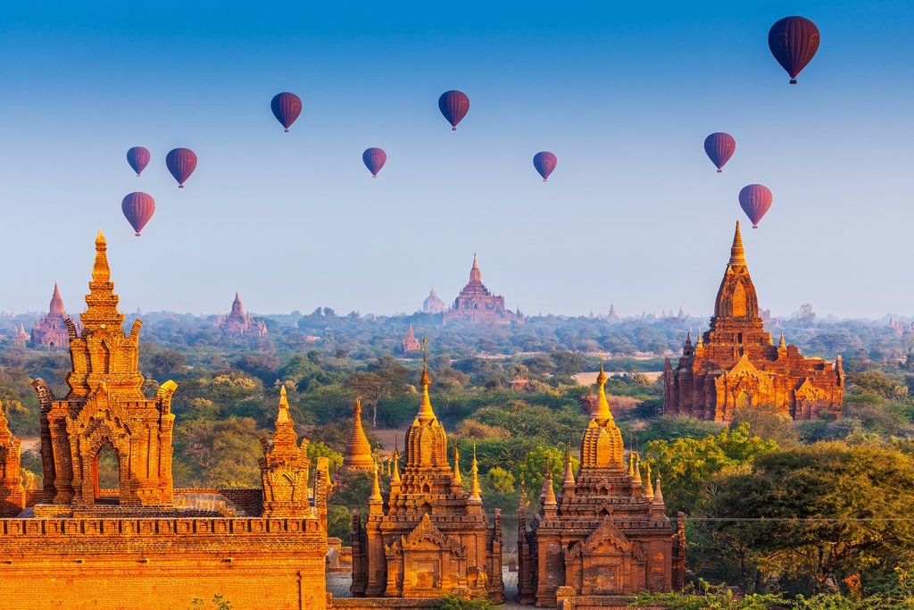 Bagan's hot air balloons
