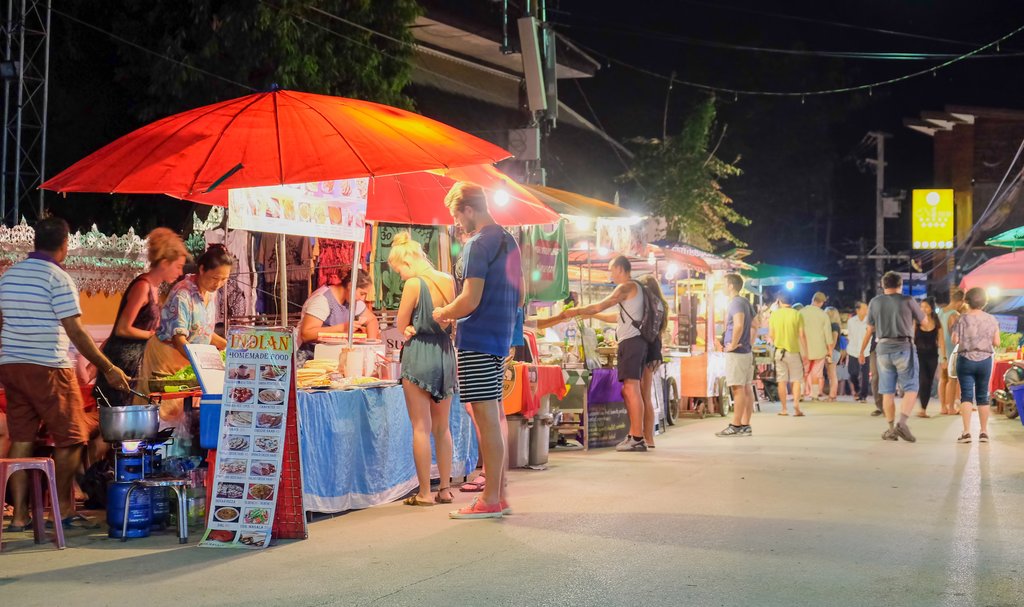The bustling Pai night market
