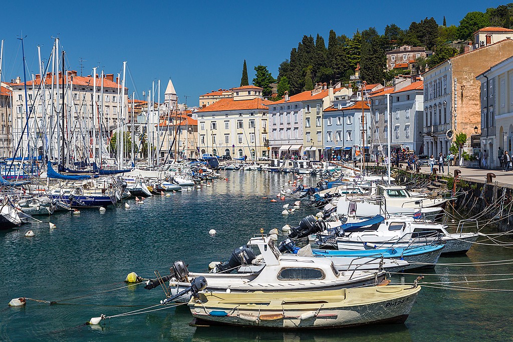 Enjoy your last night of the trip in this seaside resort town