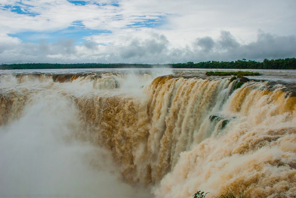 Garganta del Diablo, the park's busiest attraction