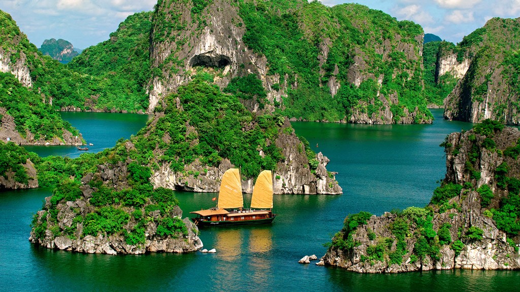 Hanoi - Halong Bay - By shuttle bus
