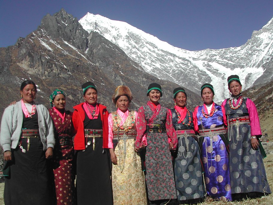 Local women in Kyangjin