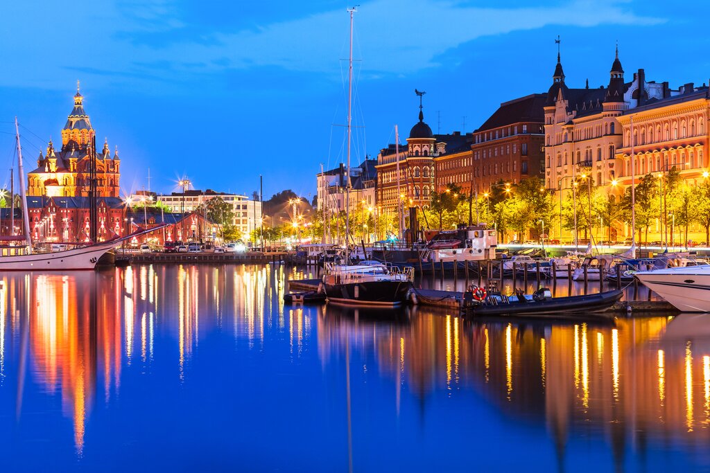 Helsinki old town at night