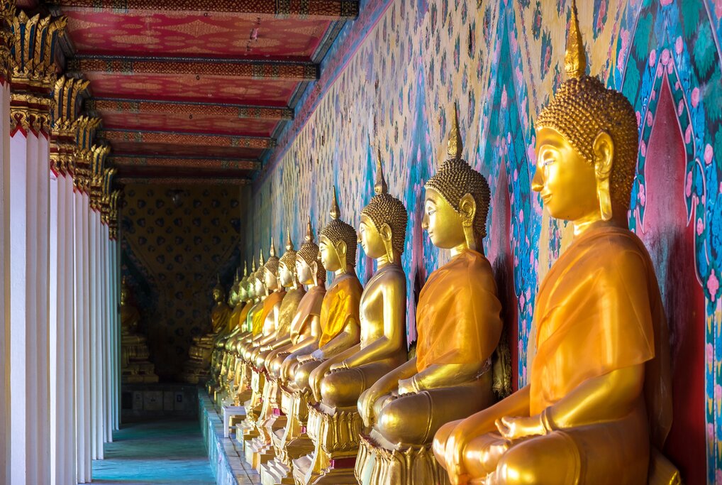 Tour Bangkok's most important temples, like Wat Arun