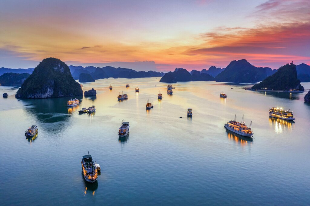 Transfer to Ha Long Bay, Cruise Ha Long Bay