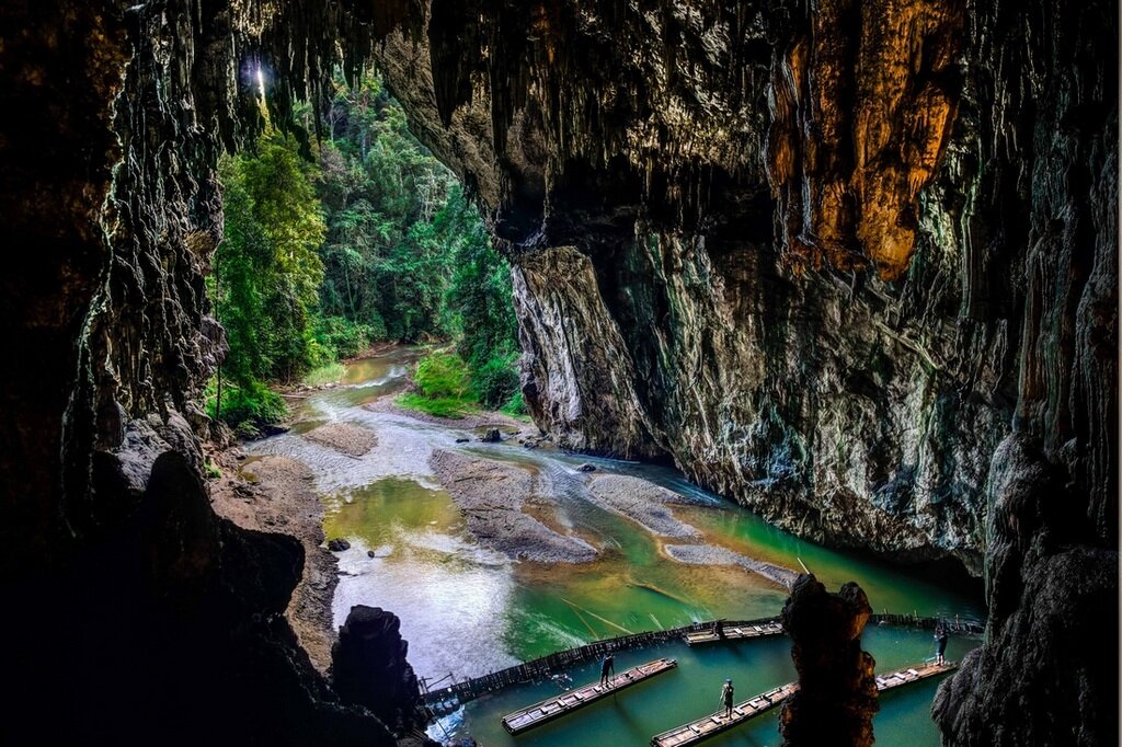 Bamboo Rafting & Hill Tribe Village