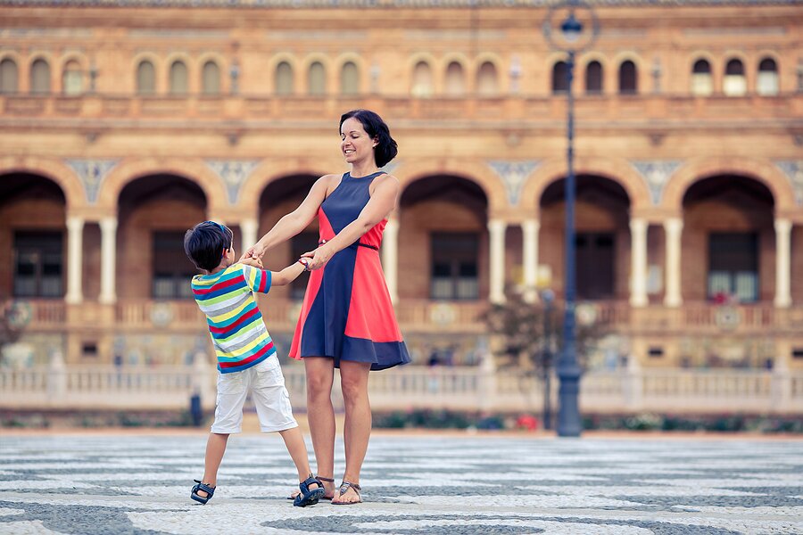 Discover family-friendly tours and workshops in Seville
