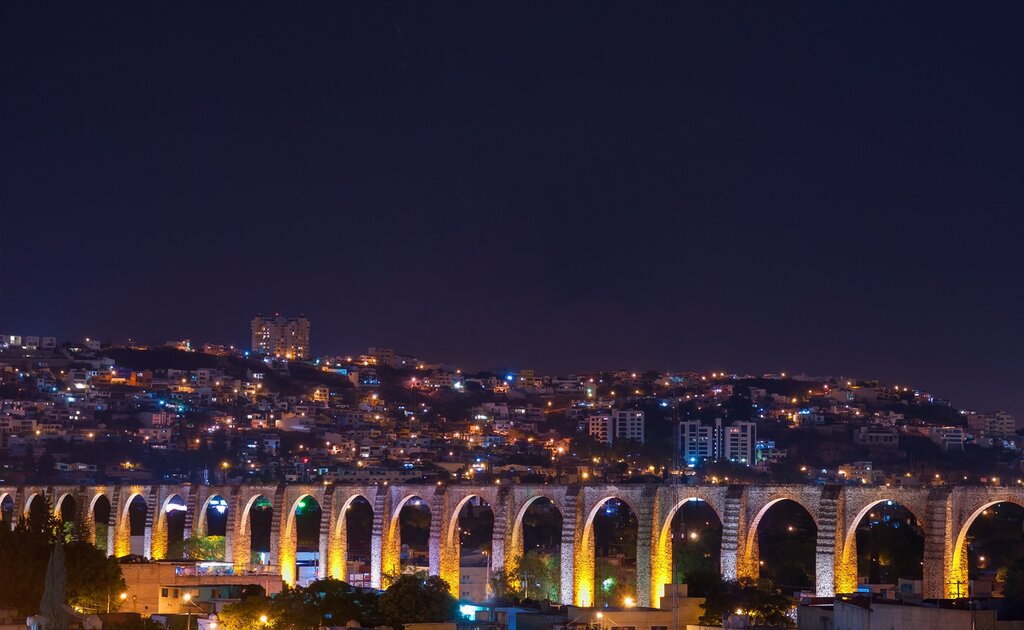 The viaduct of Queretaro city and its skyline at night