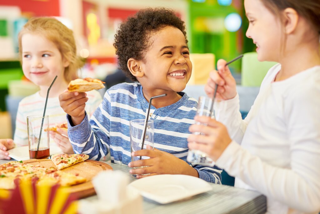 Head to Bambanani Family Restaurant for dinner