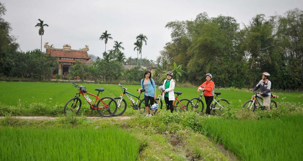Hue Countryside and Tam Giang Lagoon Tour
