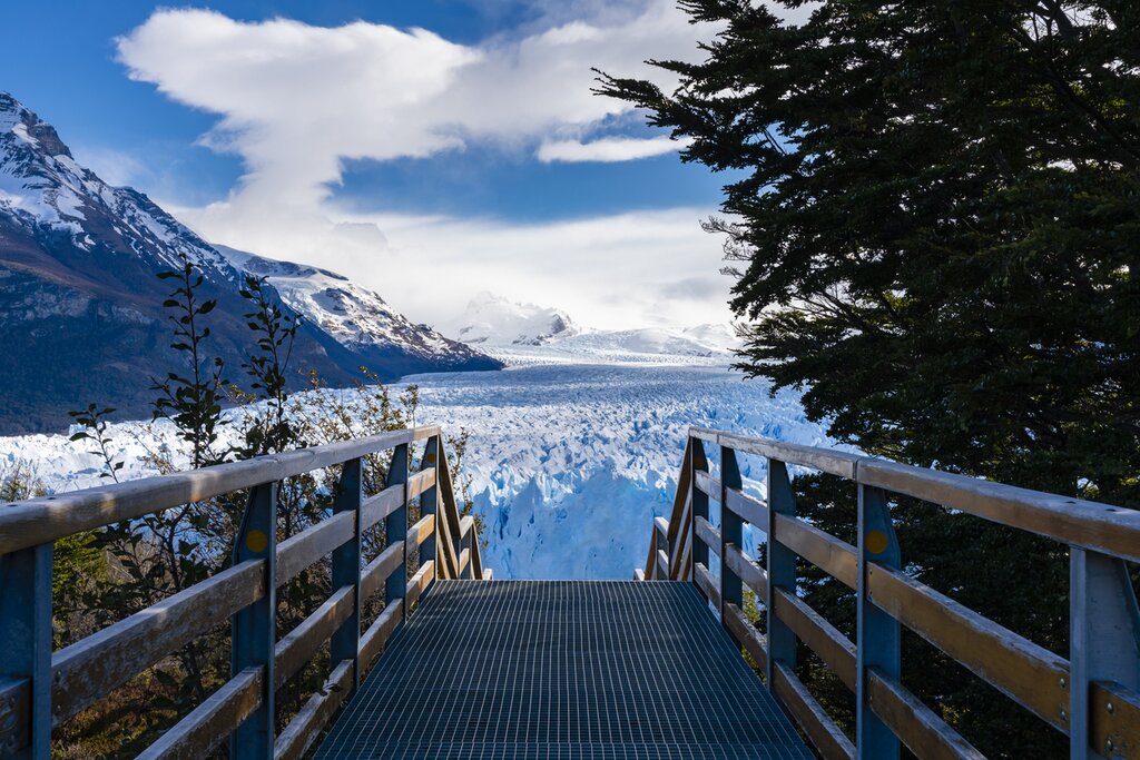 The walkways in Perito Moreno