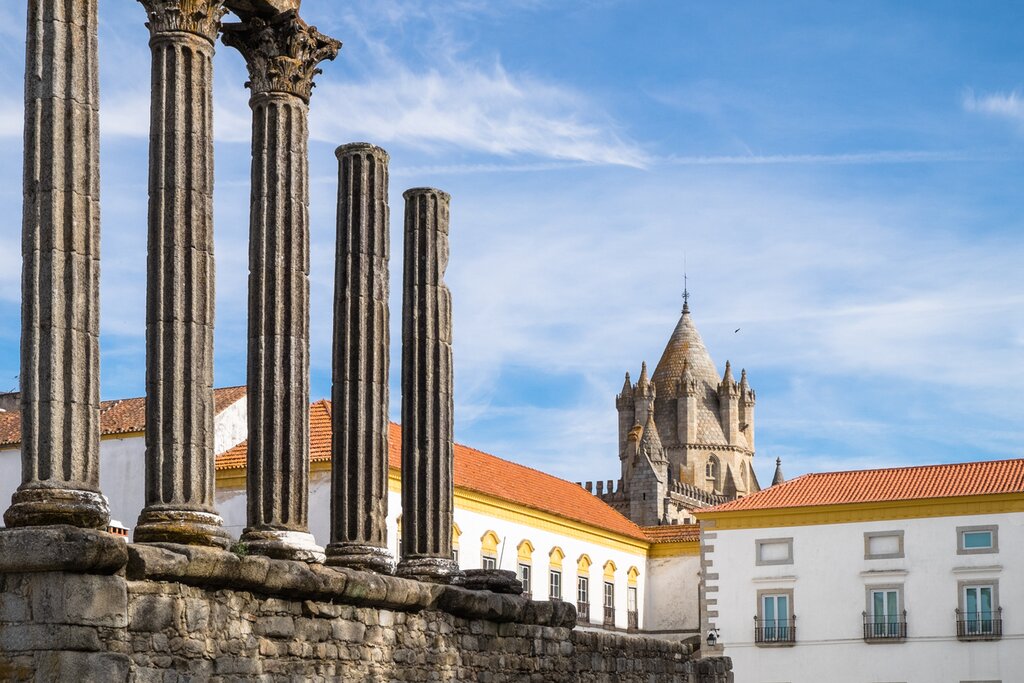 Évora's medieval architecture