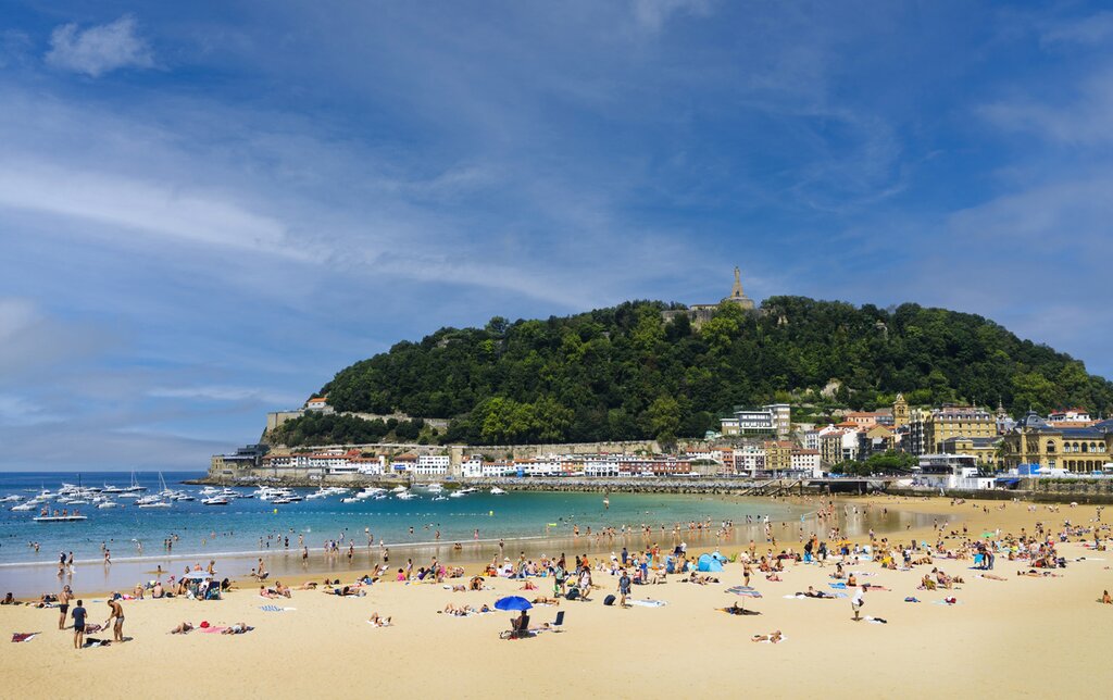 Cycle to La Concha beach on this afternoon's tour