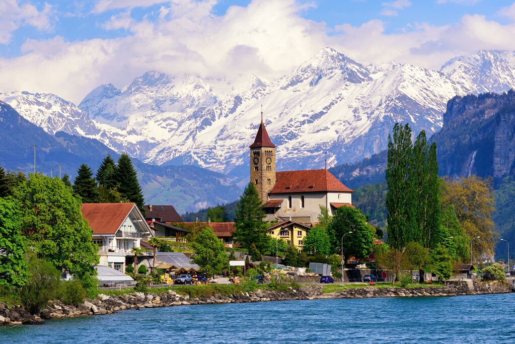 Take a kayaking tour past the charming town and Alpine scenery of Lake Brienz