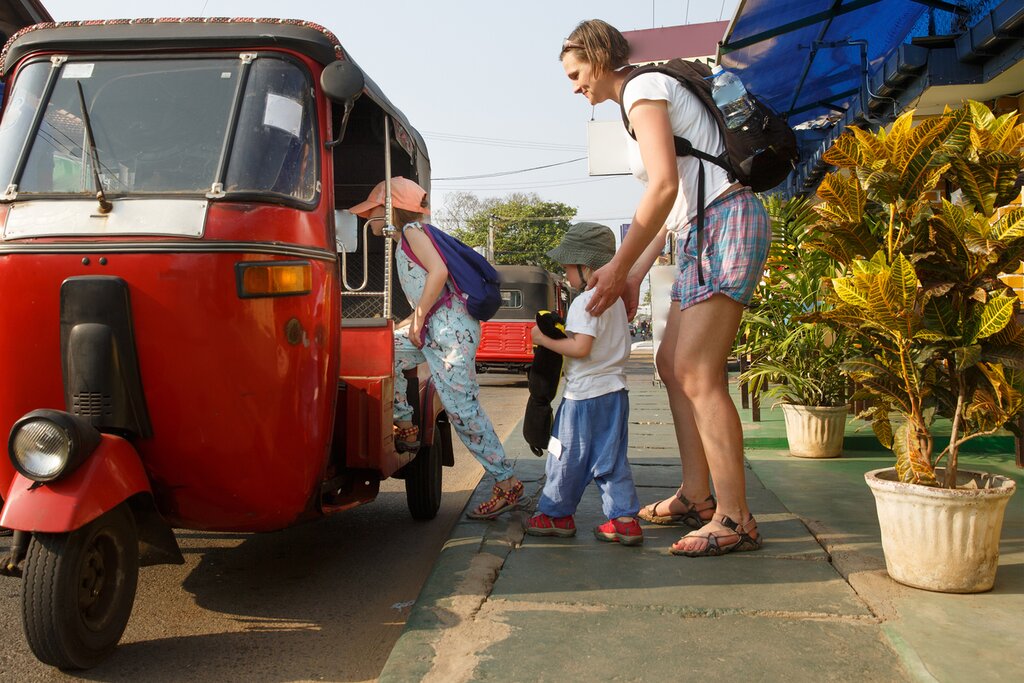 See the hidden gems of Colombo by tuk-tuk