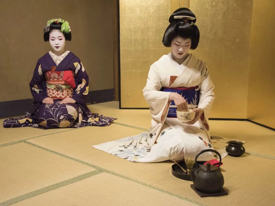  Geisha (Maiko) Tea Ceremony & Show in Kyoto 