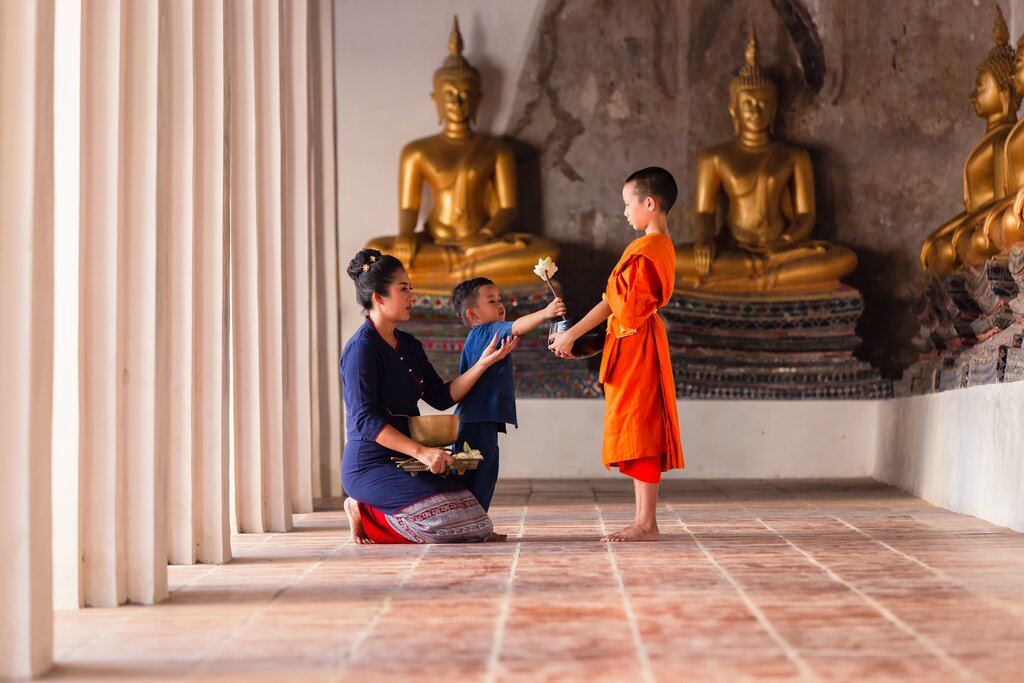 Discover Bangkok's fascinating temples and palace