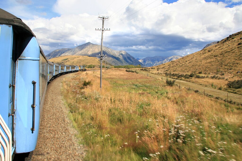 TranzAlpine Scenic Train: Daytrip Christchurch to Moana and return
