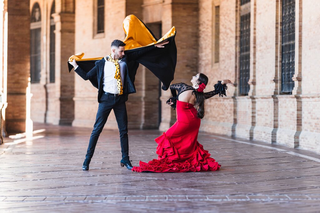 Ultimate Flamenco Experience: Dance Lesson, Museum Visit & Flamenco Show