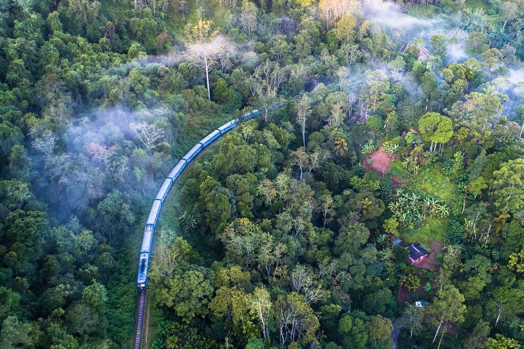 Proceed on a train journey to the Royal city of Kandy