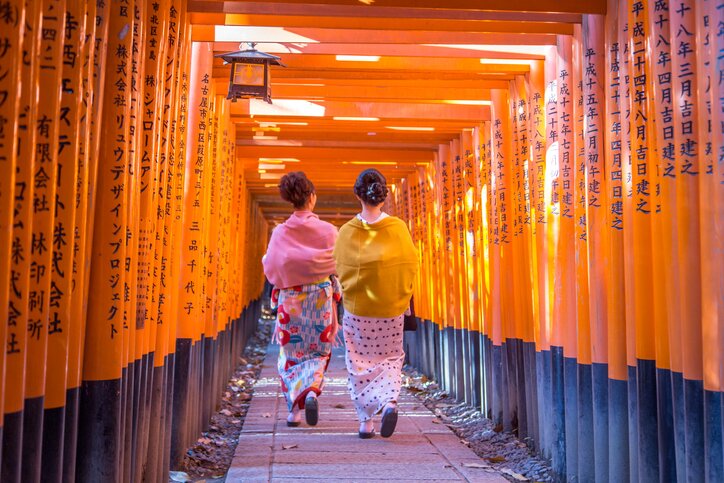 Hiking at Fushimi Inari Shrine and exploring Kyoto