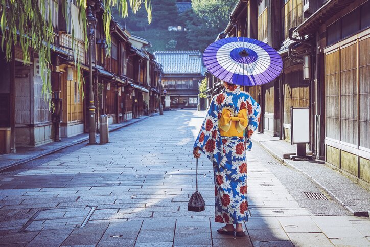 A woman wearing a kimono in the Higashi Chaya district of Kanazawa
