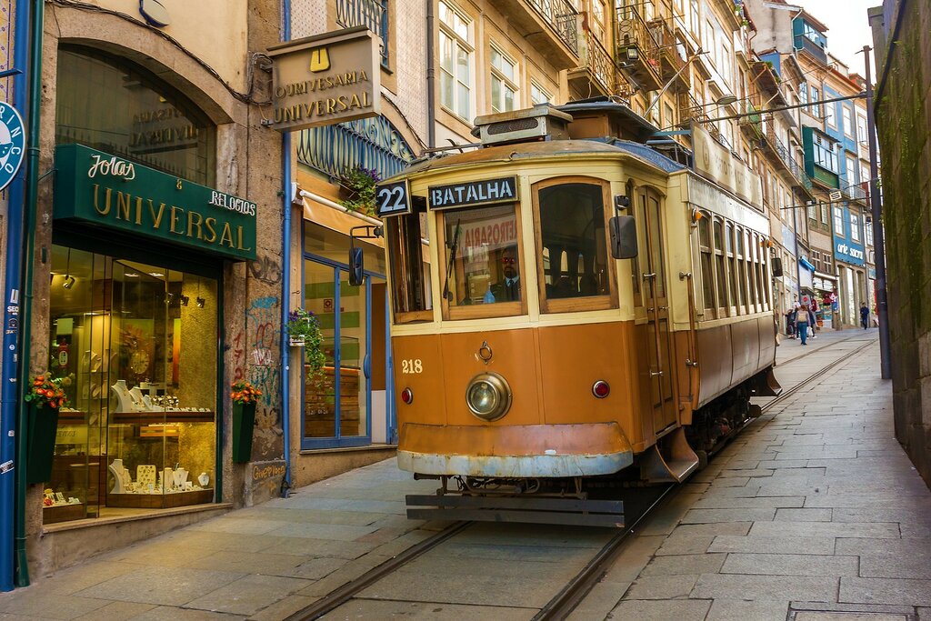Trolley in the cobbled Ribierta district of Porto