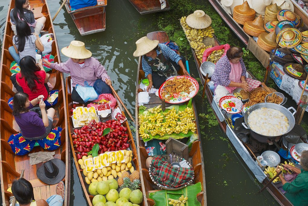 Damnoen Saduak Floating Market in Bangkok