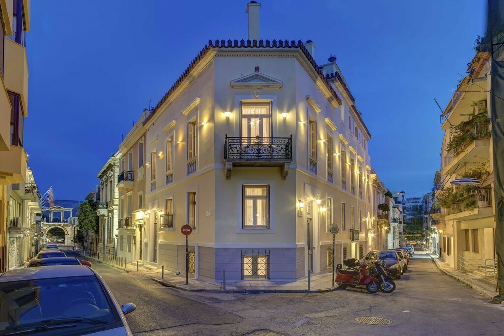 Photo courtesy of Home and Poetry Hotel.