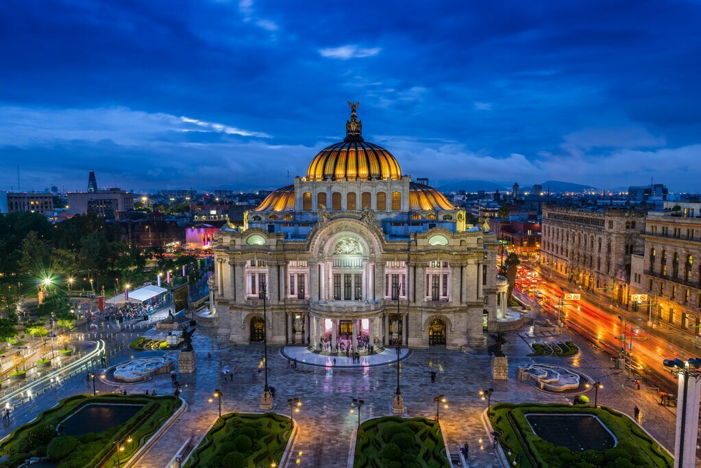 Mexico City's Palacio de Bellas Artes