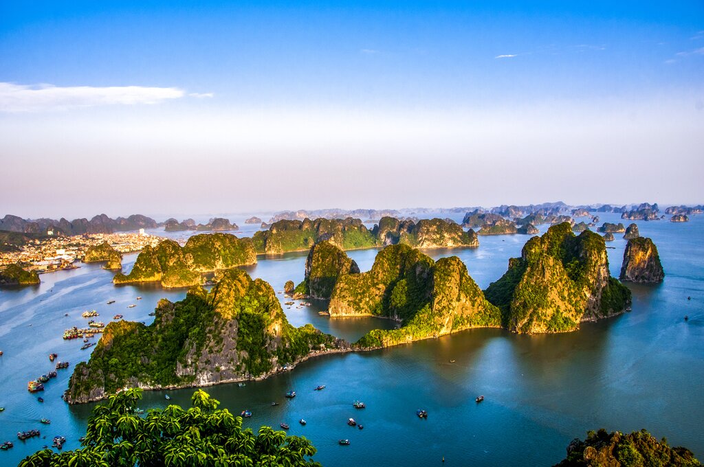 Cruise Halong Bay