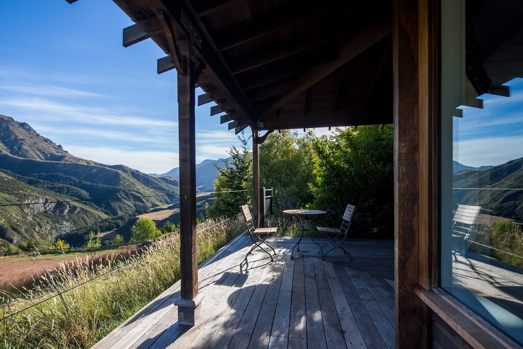 Drive around New Zealand's North and South Islands, stopping at luxury homesteads, eco-retreats, and lodges along the way (photo courtesy of Mahu Whenau)
